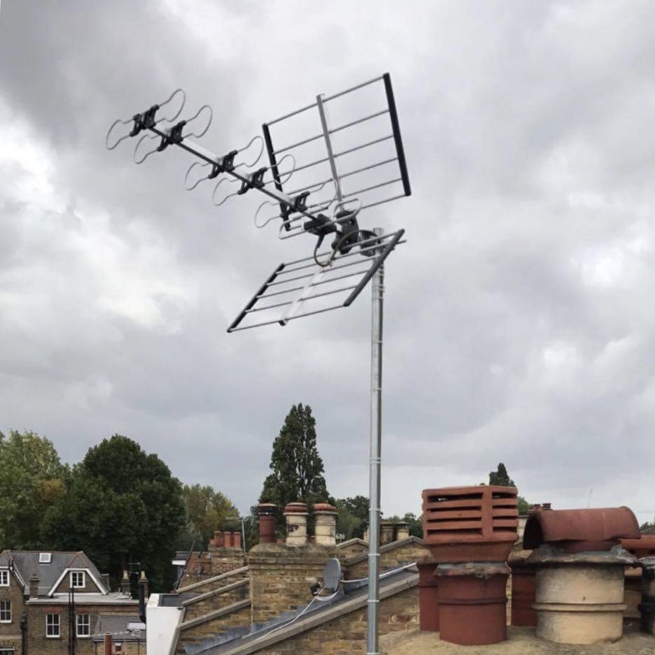 High Gain Freeview TV Aerial & 60cm Satellite Dish