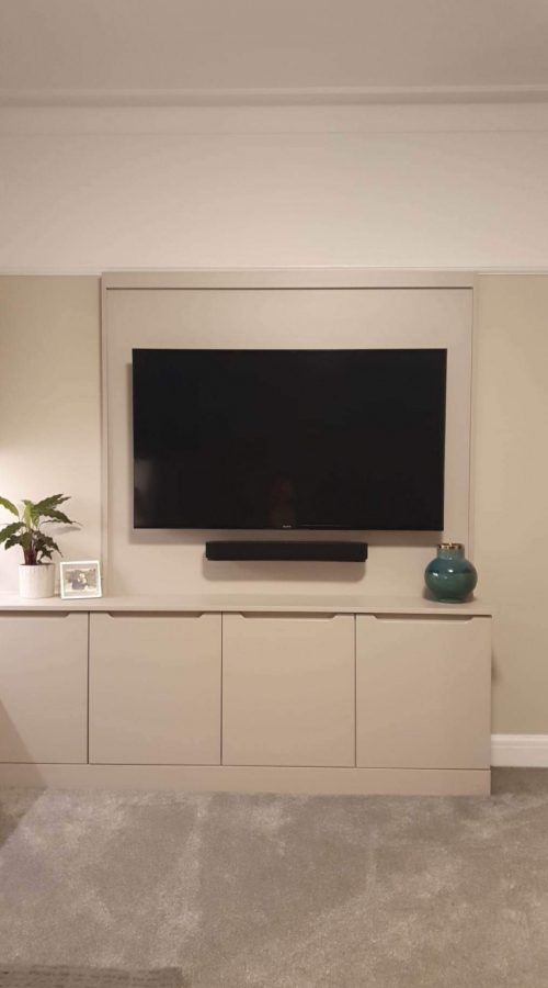 Sony TV and Sonos Beam Gen 2 soundbar, installed on an internal wall.